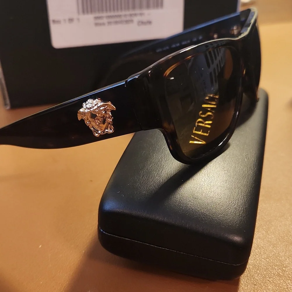 Versace sunglasses NWT - Picture 2 of 7
